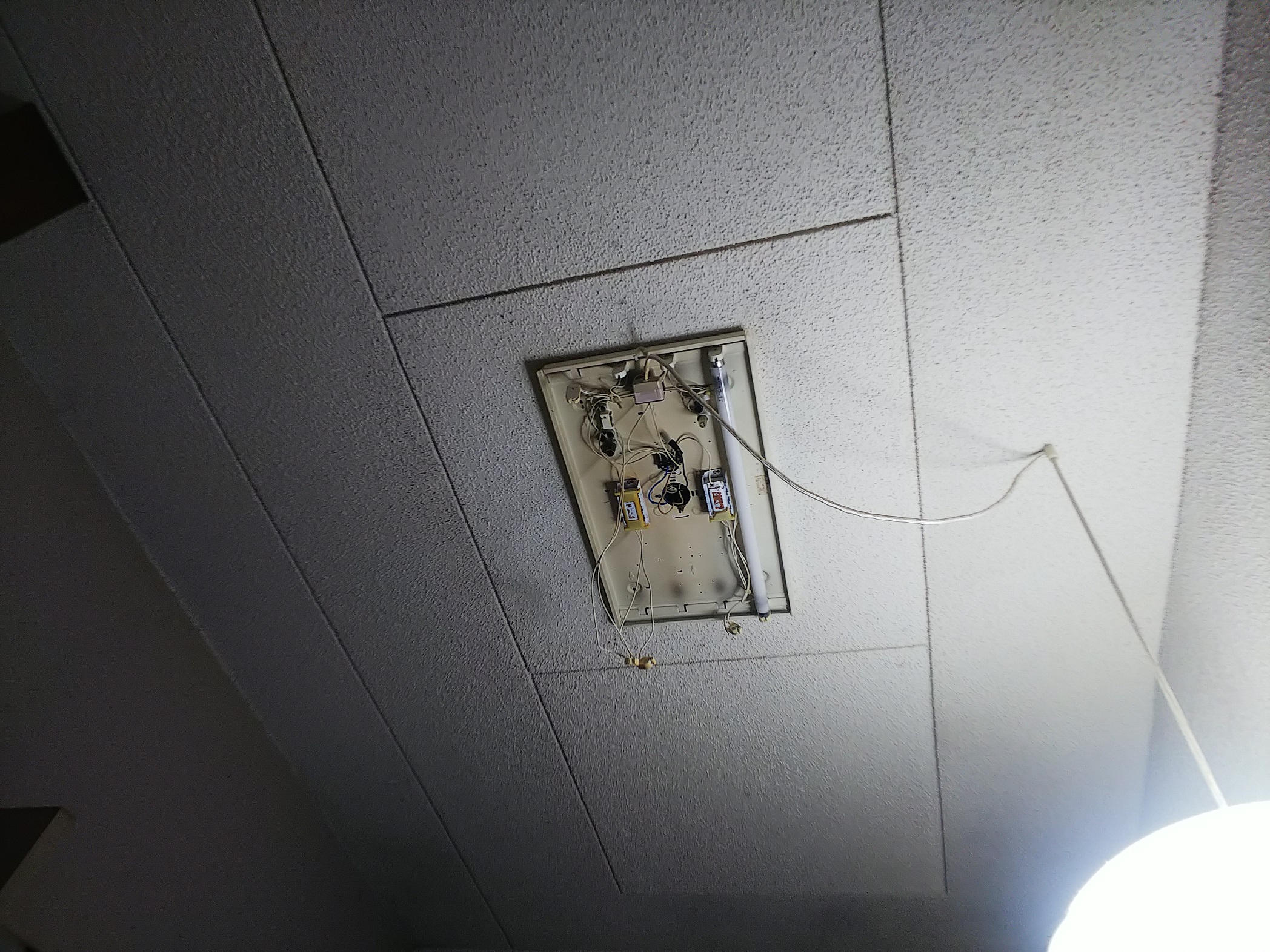 内部　塗装工事　照明（LED）取替工事